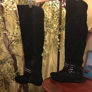 BCBG generation boots